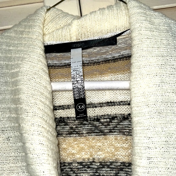 Super cute cardigan sweater size xs - Picture 4 of 6